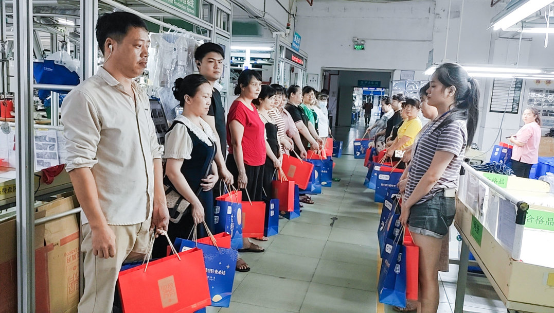 明月照千里，福利暖人心。東莞京福、京緯、京翼服裝有限公司發(fā)中秋節(jié)福利啦!(圖27)